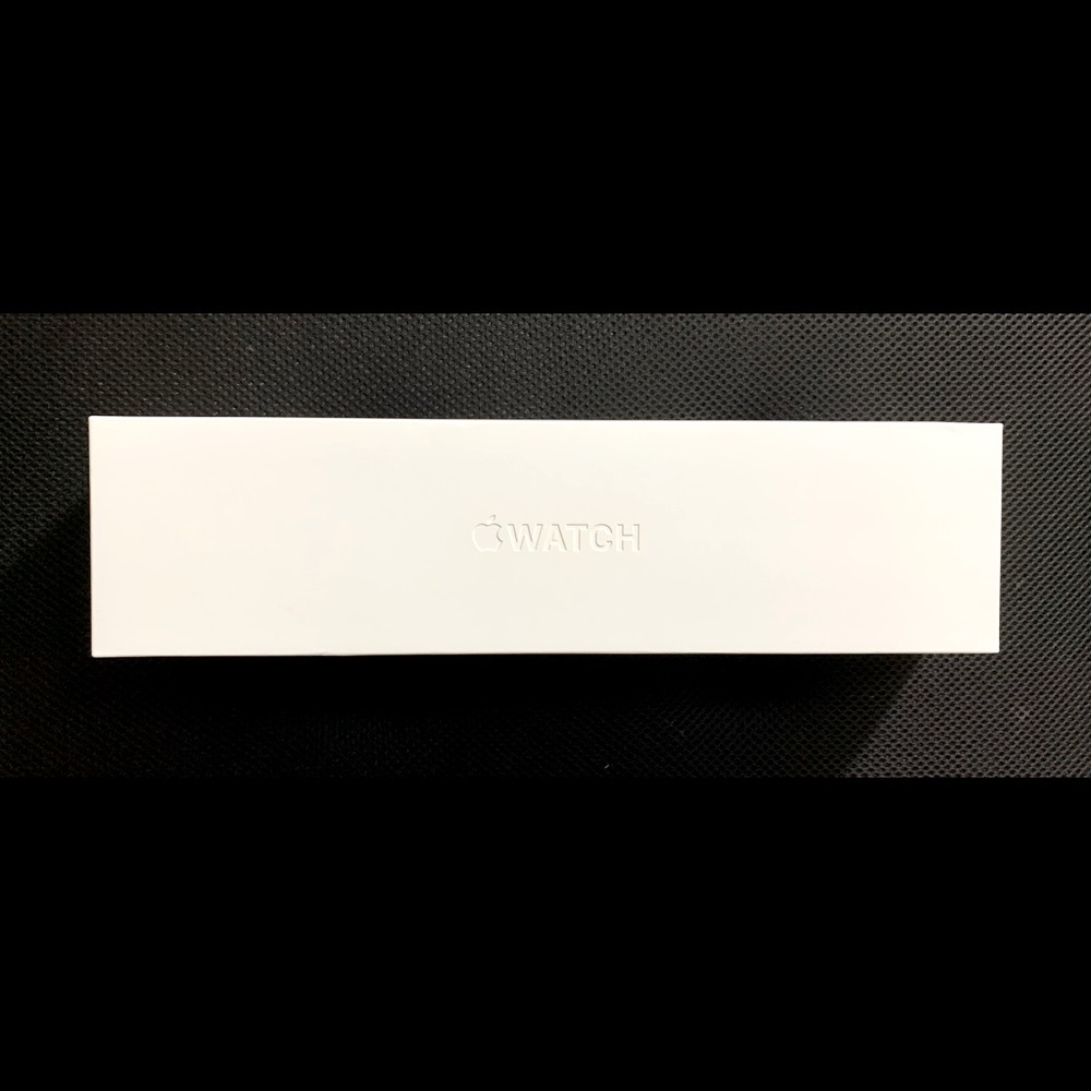 Apple Watch i5 series Box Set.